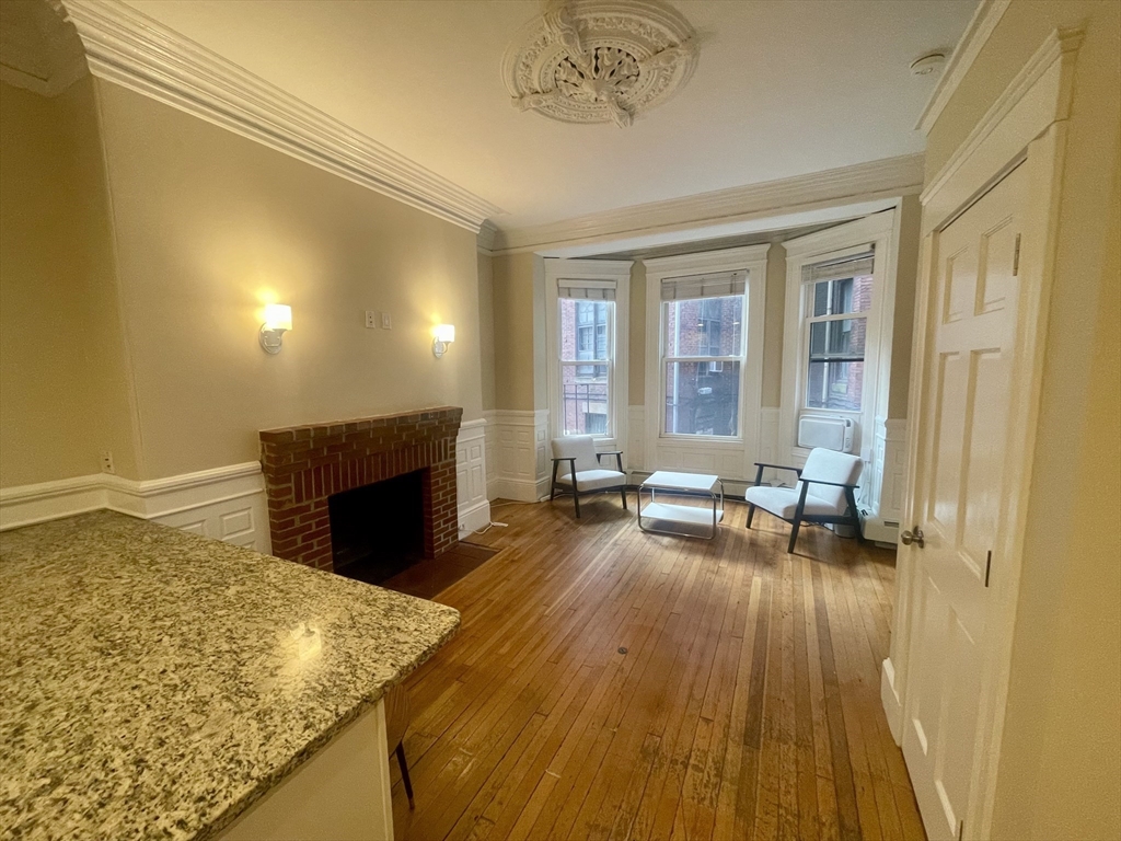 591 Beacon Street, Unit 2 Boston, MA 02215 - Photo 3 of 7 Gallery Image 3