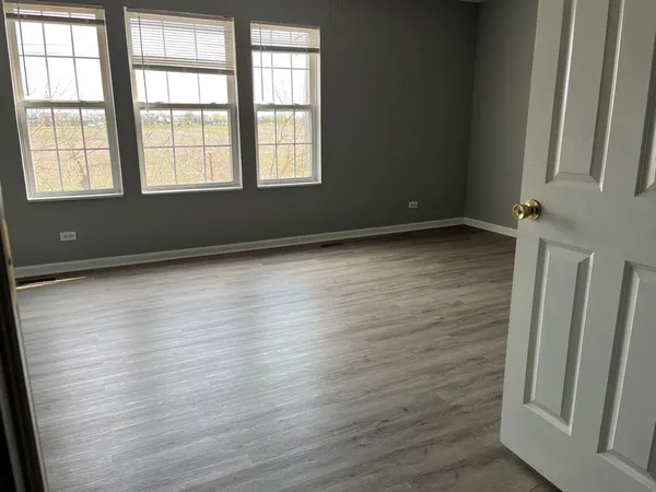 $2,800 | 311 Springbrook Trail South, Unit 311, Oswego, IL 60543