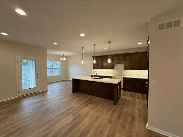 $375,000 | 1003 George Street, Effingham, KS 66023