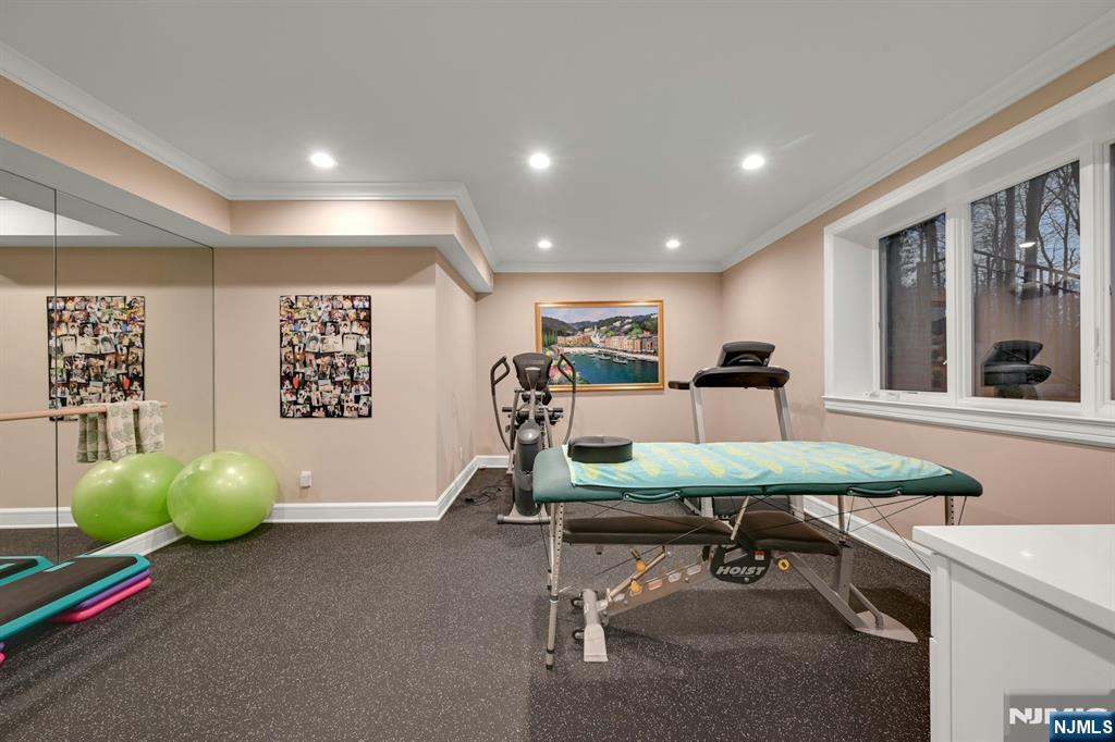 86 Fox Hedge Road Saddle River, NJ 07458 - Photo 35 of 44