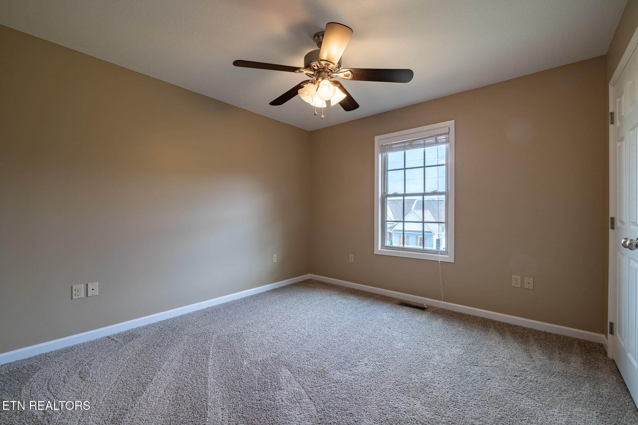 140 Washita Rutledge, TN 37861 - Photo 18 of 38 a view of an empty room with a window