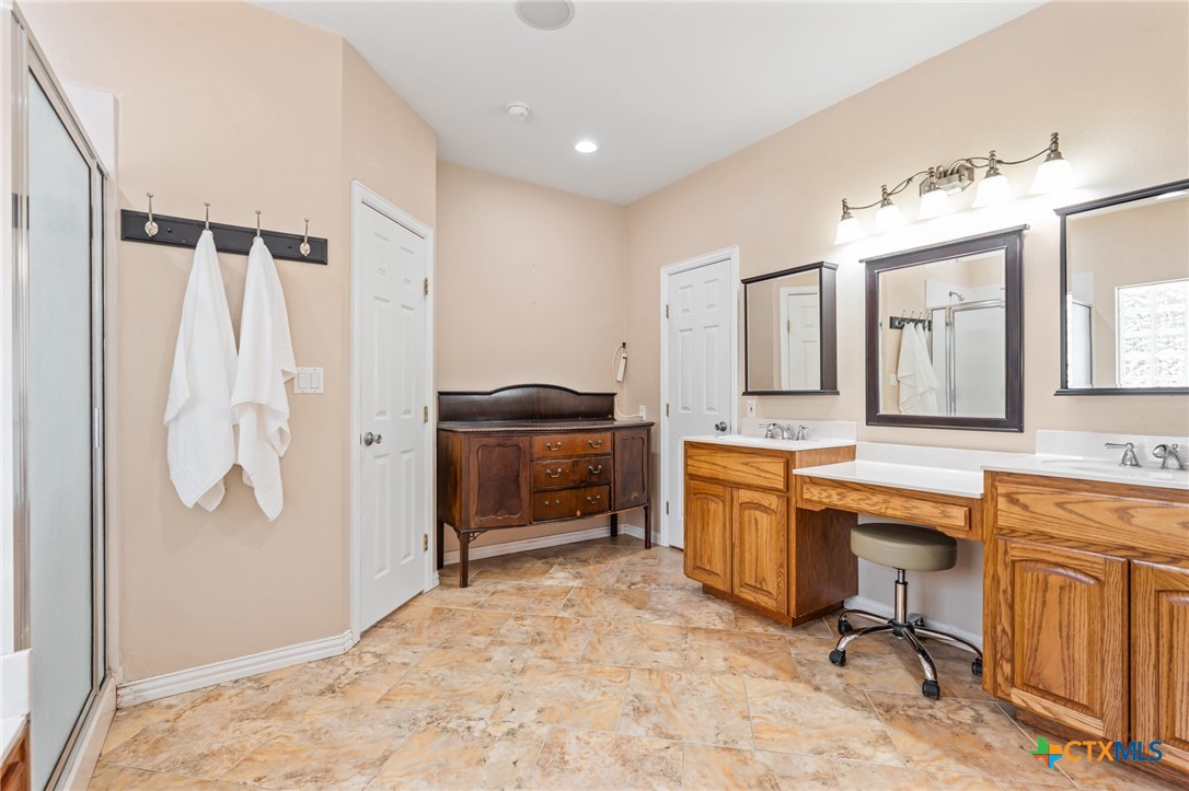 340 Sedro Trail Georgetown, TX 78633 - Photo 23 of 39 Primary Bathroom