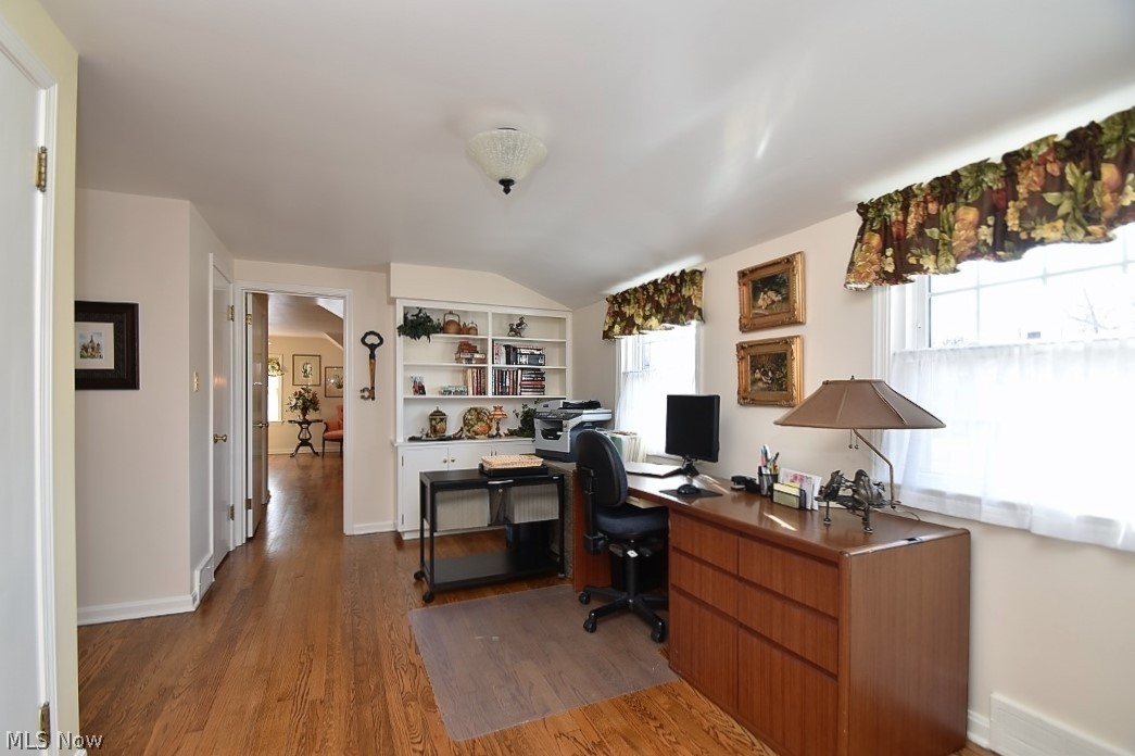 23967 Wimbledon Road Shaker Heights, OH 44122 - Photo 26 of 35 Second floor sitting area works great as an office too with built ins