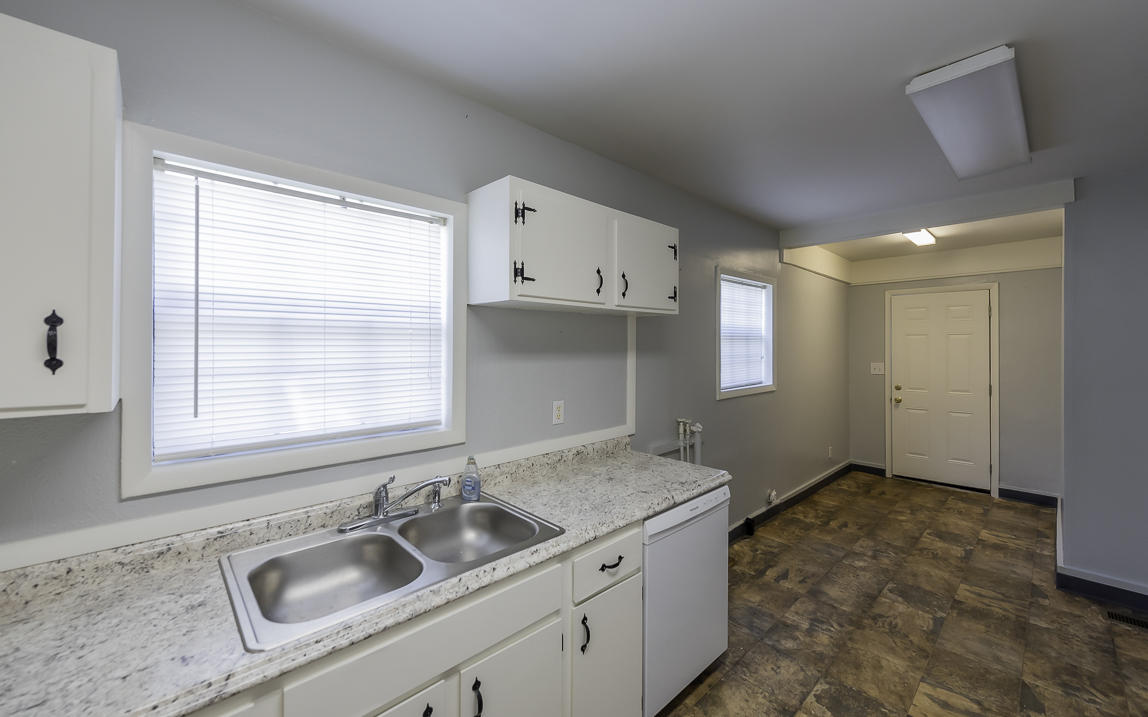400 Ridgeway Drive Chattanooga, TN 37415 - Photo 9 of 19 DSC_2884