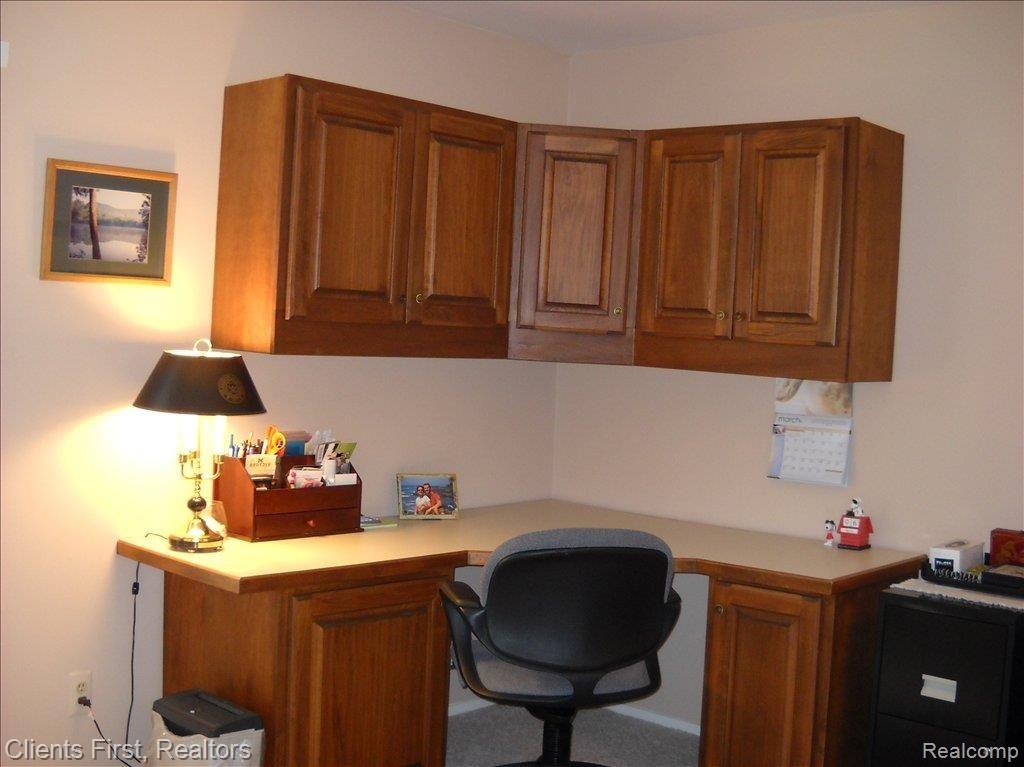 45623 Hanford Road Canton, MI 48187 - Photo 11 of 23 built-in's in bedroom