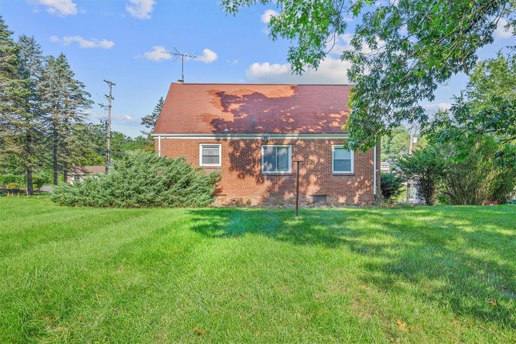 1224 Silver Lane McKees Rocks, PA 15136 - Photo 5 of 25 Gallery Image 5