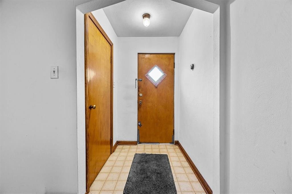 1224 Silver Lane McKees Rocks, PA 15136 - Photo 7 of 25 Gallery Image 7