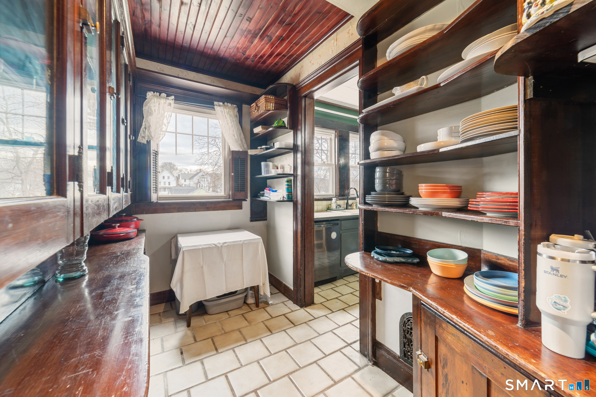 4 Washington Heights Meriden, CT 06451 - Photo 11 of 42