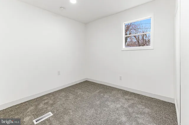 $75,000 | 6 Marathon Drive, Mantua, NJ 08051