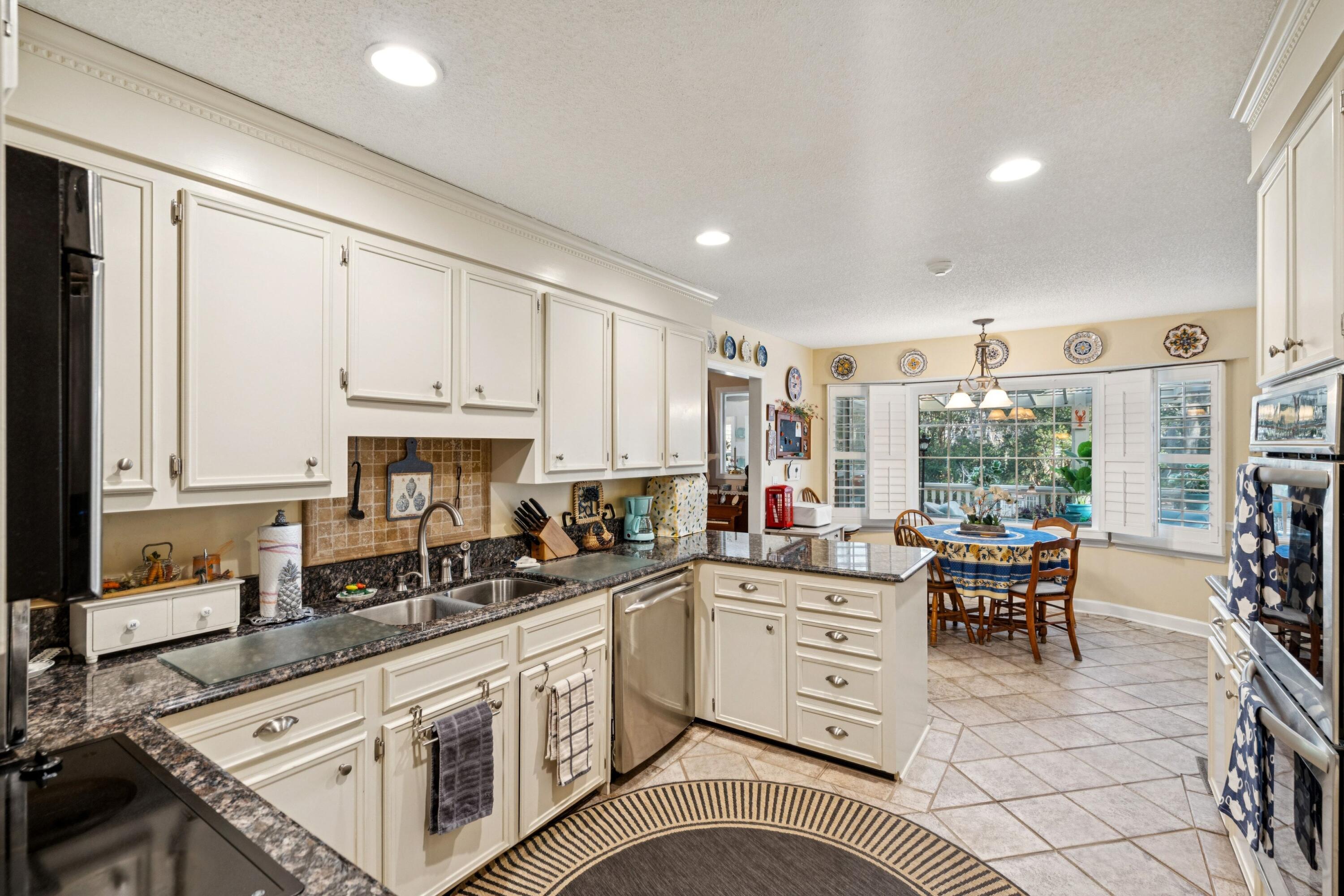 108 Old Postern Road Summerville, SC 29483 - Photo 8 of 57 007_108oldposternrd-keeneyemarketing-013