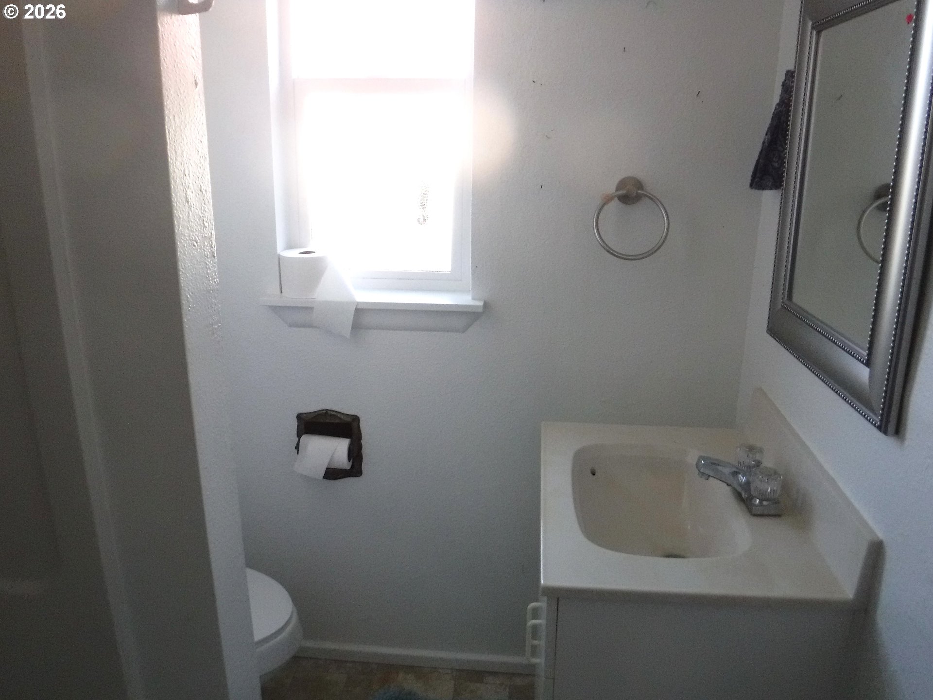 2075 Johnson Street North Bend, OR 97459 - Photo 16 of 26 Bathroom