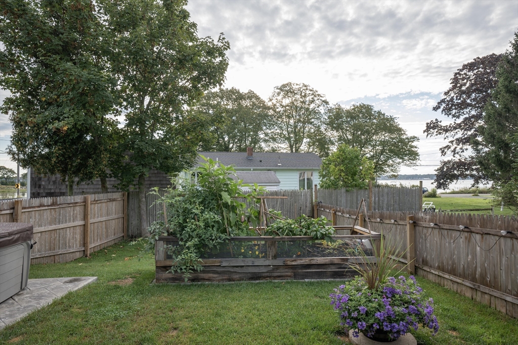 805 Pearse Road Swansea, MA 02777 - Photo 13 of 41 Gallery Image 13