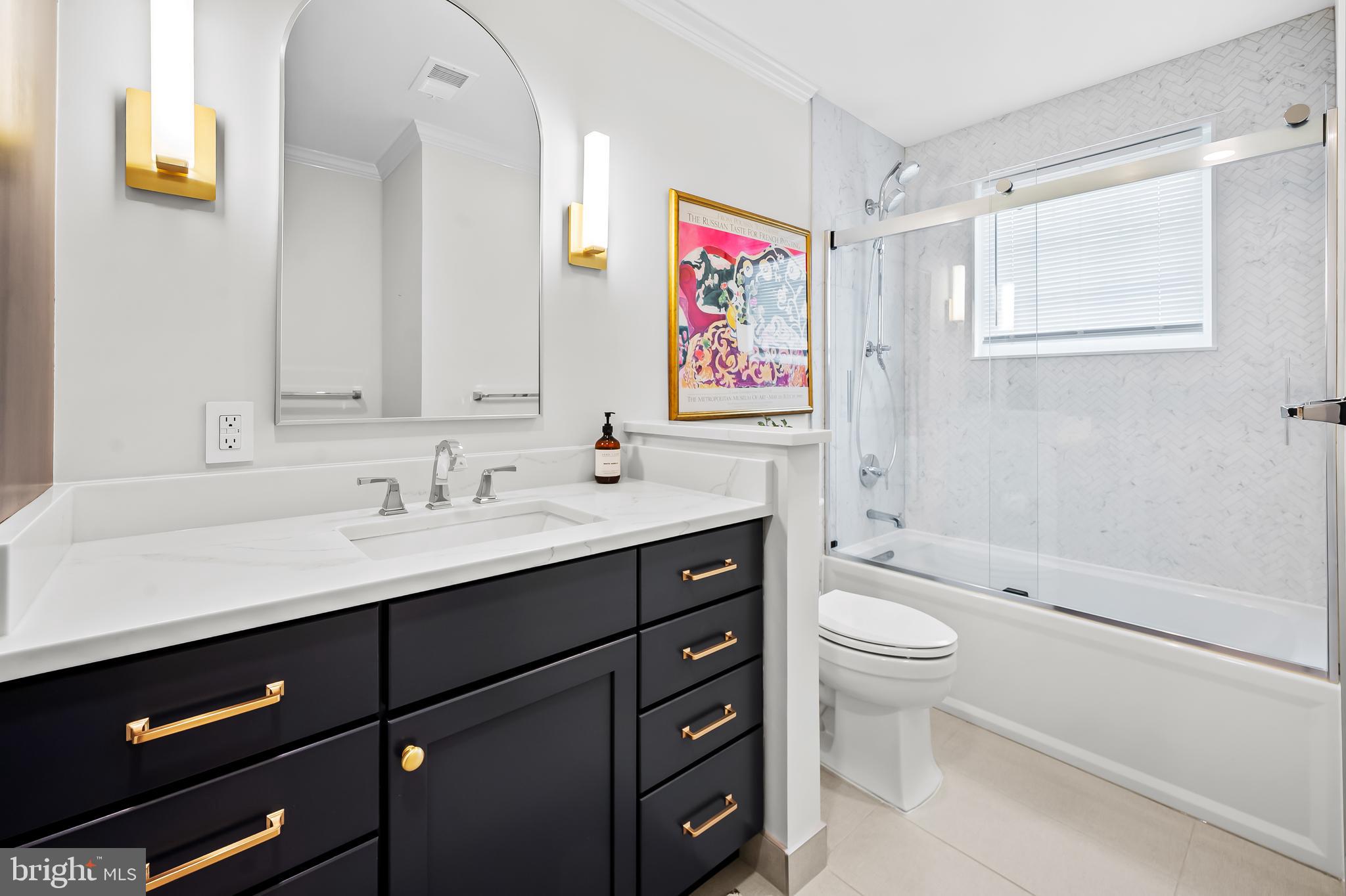 7912 Springway Road Towson, MD 21204 - Photo 26 of 35 1st floor hall bath