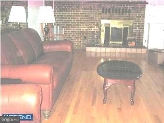 47 County Avenue Maple Shade, NJ 08052 - Photo 8 of 11 Living Room