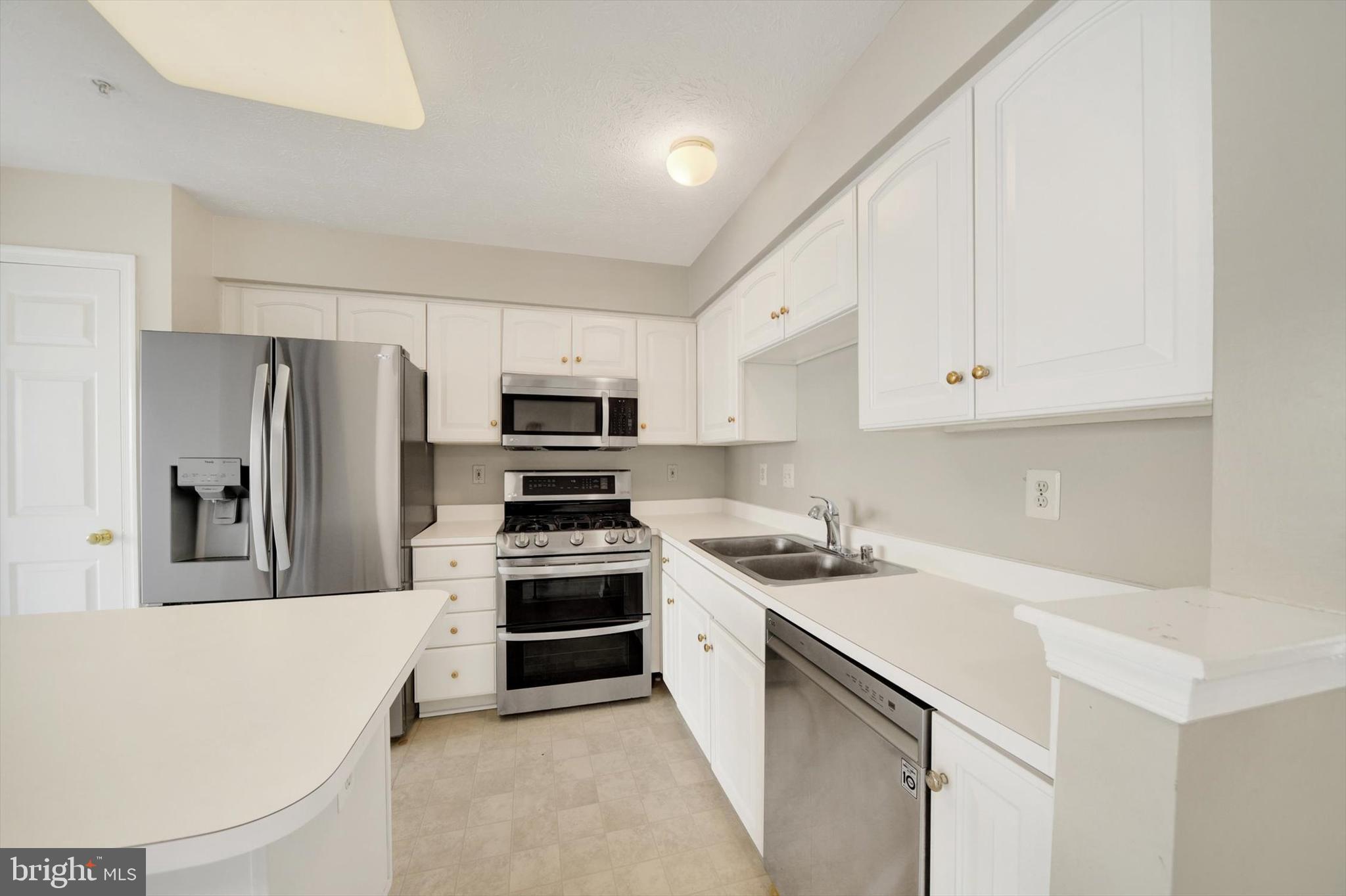 5032 Finsbury Road Rosedale, MD 21237 - Photo 7 of 36