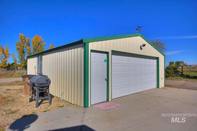 $810,900 | 2625 Berglund Road, Emmett, ID 83617