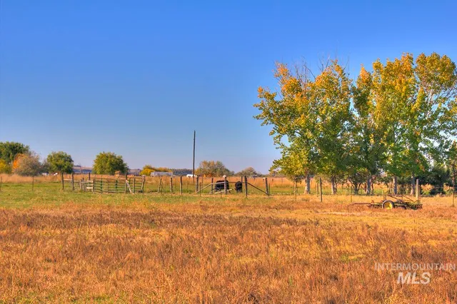 $810,900 | 2625 Berglund Road, Emmett, ID 83617