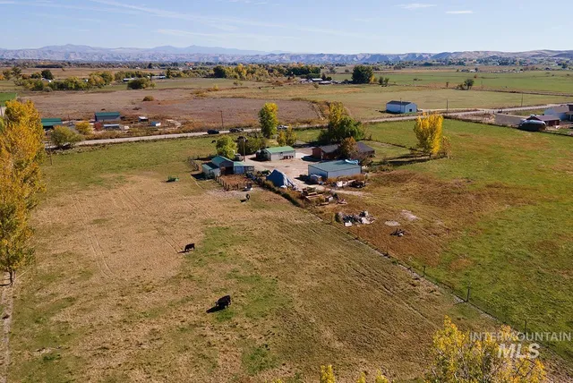 $810,900 | 2625 Berglund Road, Emmett, ID 83617