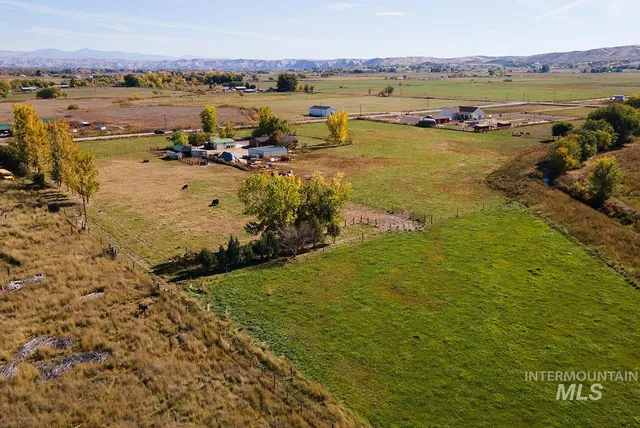 $810,900 | 2625 Berglund Road, Emmett, ID 83617