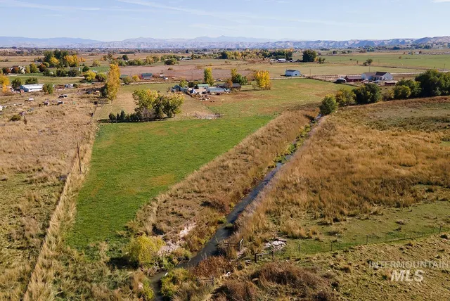 $810,900 | 2625 Berglund Road, Emmett, ID 83617