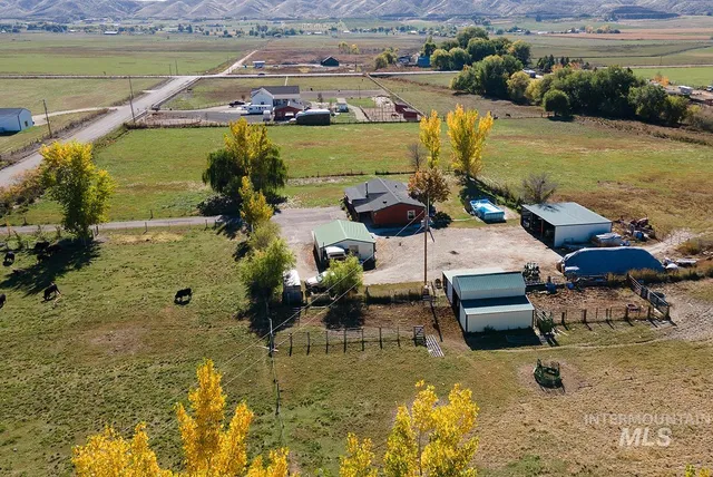 $810,900 | 2625 Berglund Road, Emmett, ID 83617