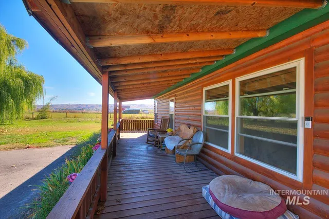 $810,900 | 2625 Berglund Road, Emmett, ID 83617