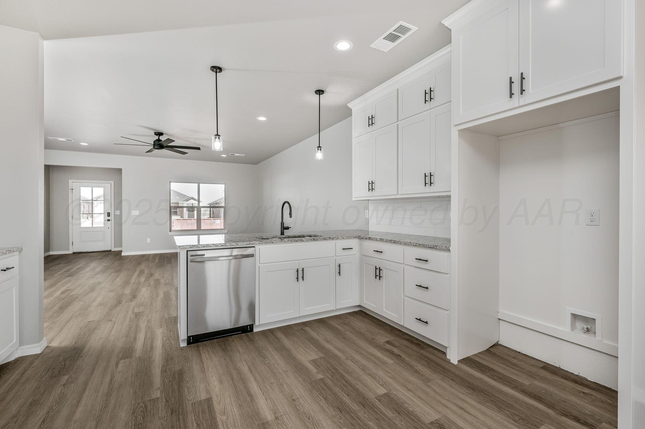 4207 Beacon Road Amarillo, TX 79118 - Photo 8 of 20 Kitchen-3