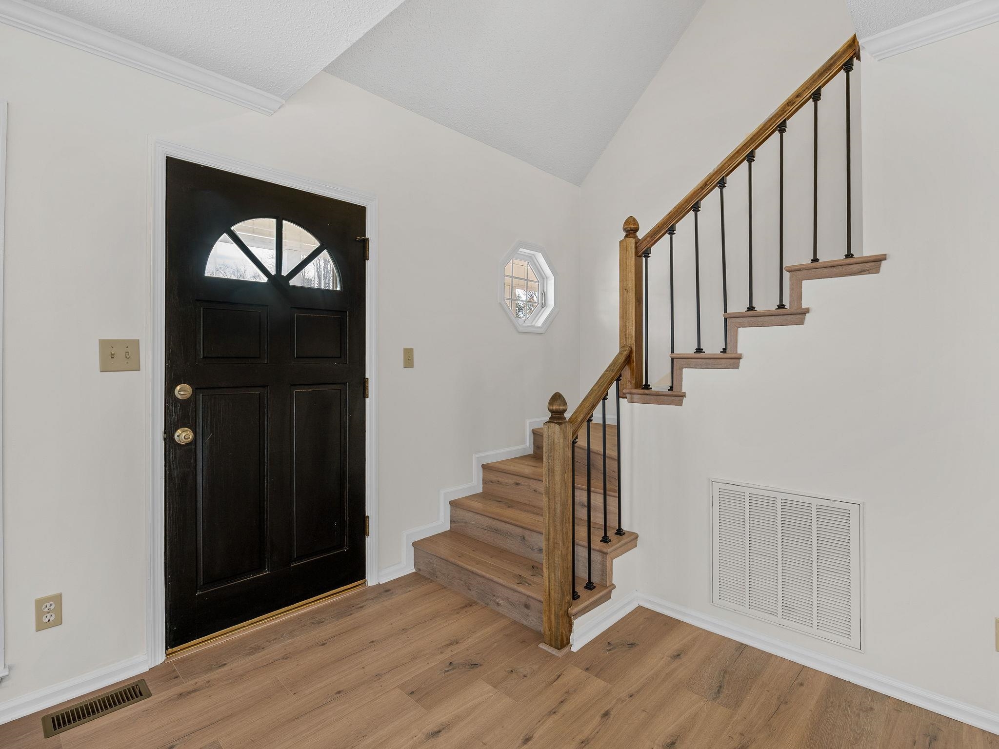 214 Ashton Drive Moore, SC 29369 - Photo 4 of 37