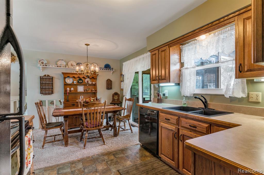 9407 Bennett Lake Road Fenton, MI 48430 - Photo 13 of 35