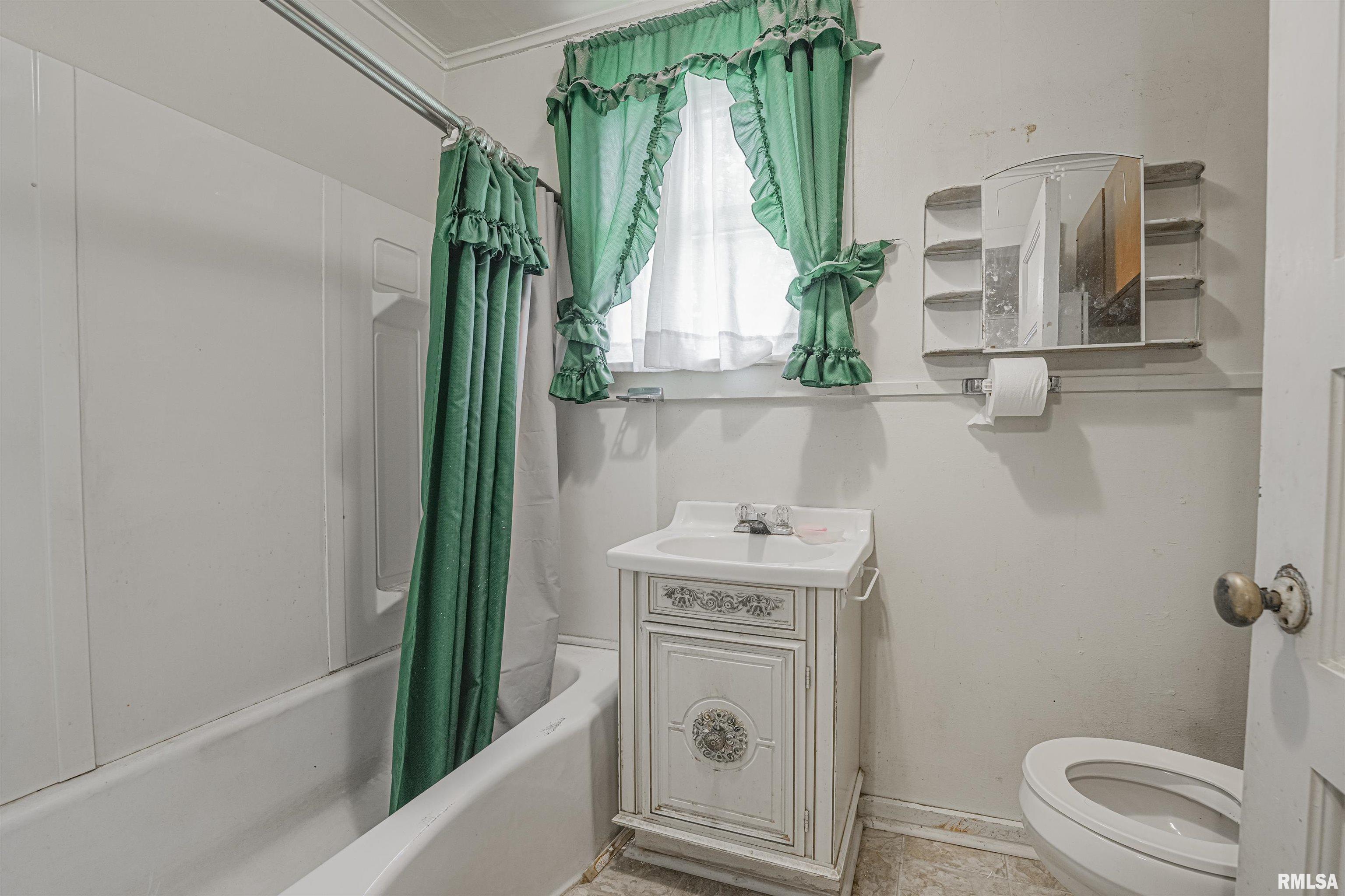 1008 Decatur Street Lincoln, IL 62656 - Photo 11 of 14