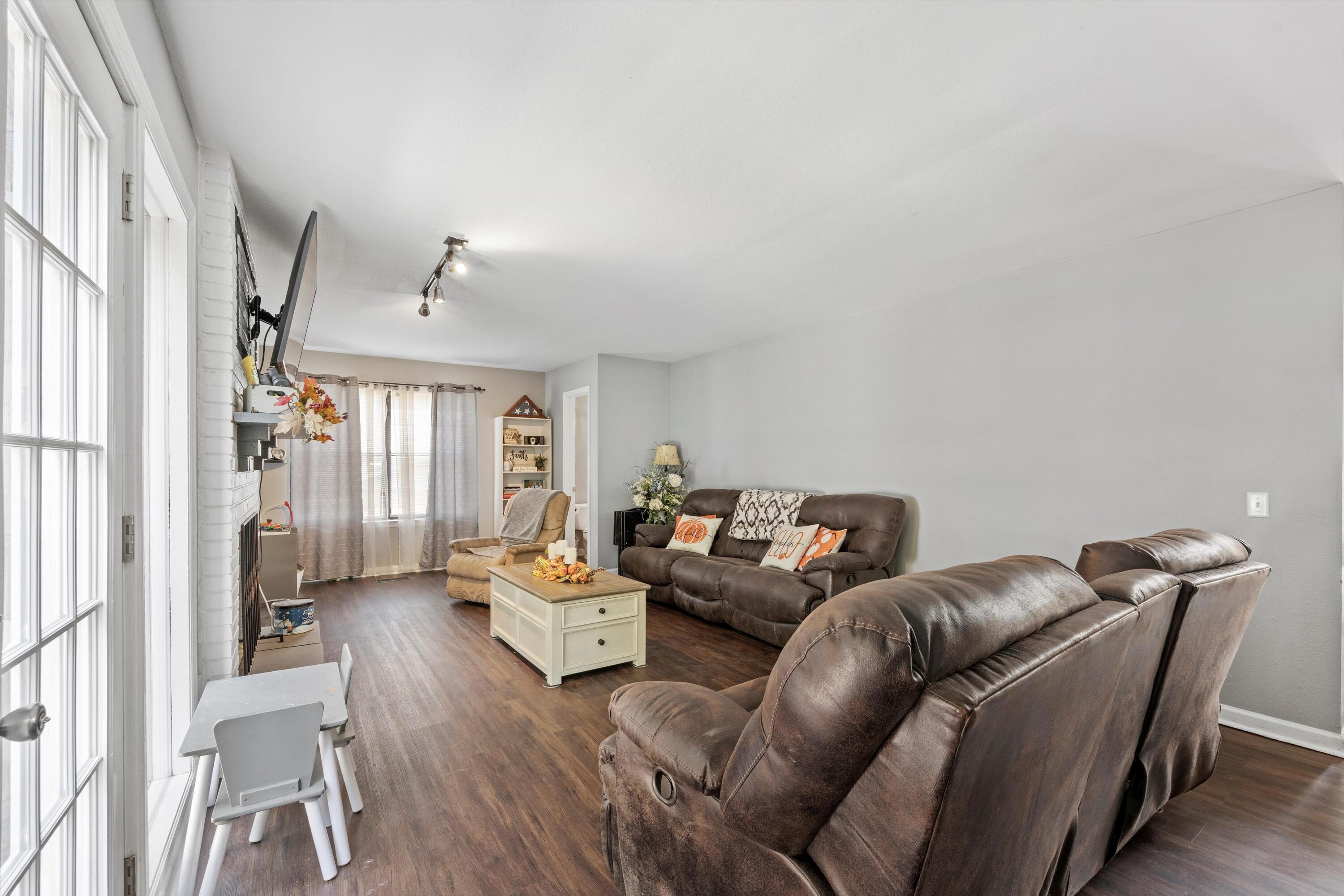 607 Timber Ridge Drive Hixson, TN 37343 - Photo 10 of 35 11-2M6A5285