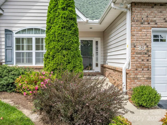 $424,500 | 89 Victoria Park Drive, Hendersonville, NC 28792