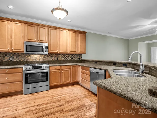 $424,500 | 89 Victoria Park Drive, Hendersonville, NC 28792