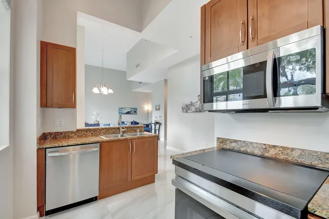 $4,500 | 350 North Federal Highway, Unit 103, Boynton Beach, FL 33435