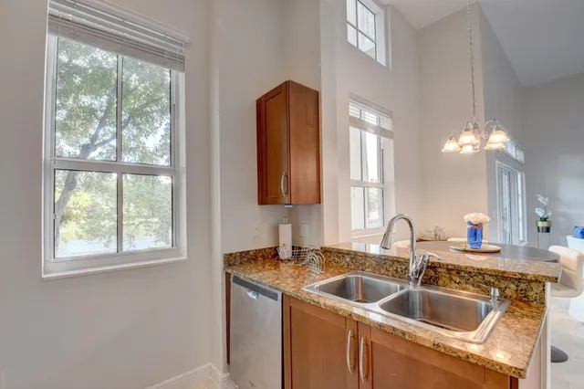 $4,500 | 350 North Federal Highway, Unit 103, Boynton Beach, FL 33435