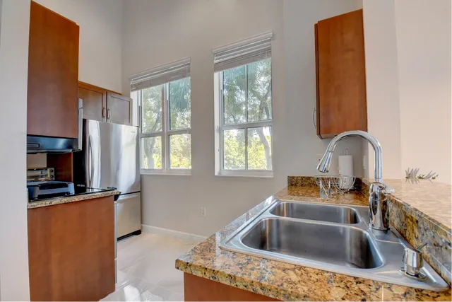 $4,500 | 350 North Federal Highway, Unit 103, Boynton Beach, FL 33435