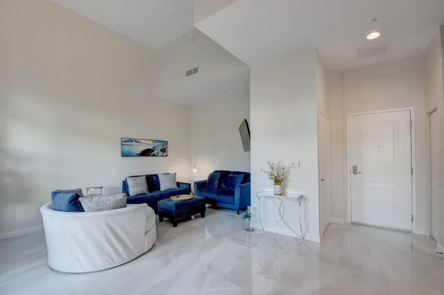 $4,500 | 350 North Federal Highway, Unit 103, Boynton Beach, FL 33435