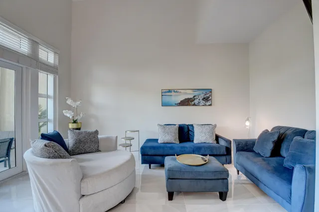 $4,500 | 350 North Federal Highway, Unit 103, Boynton Beach, FL 33435