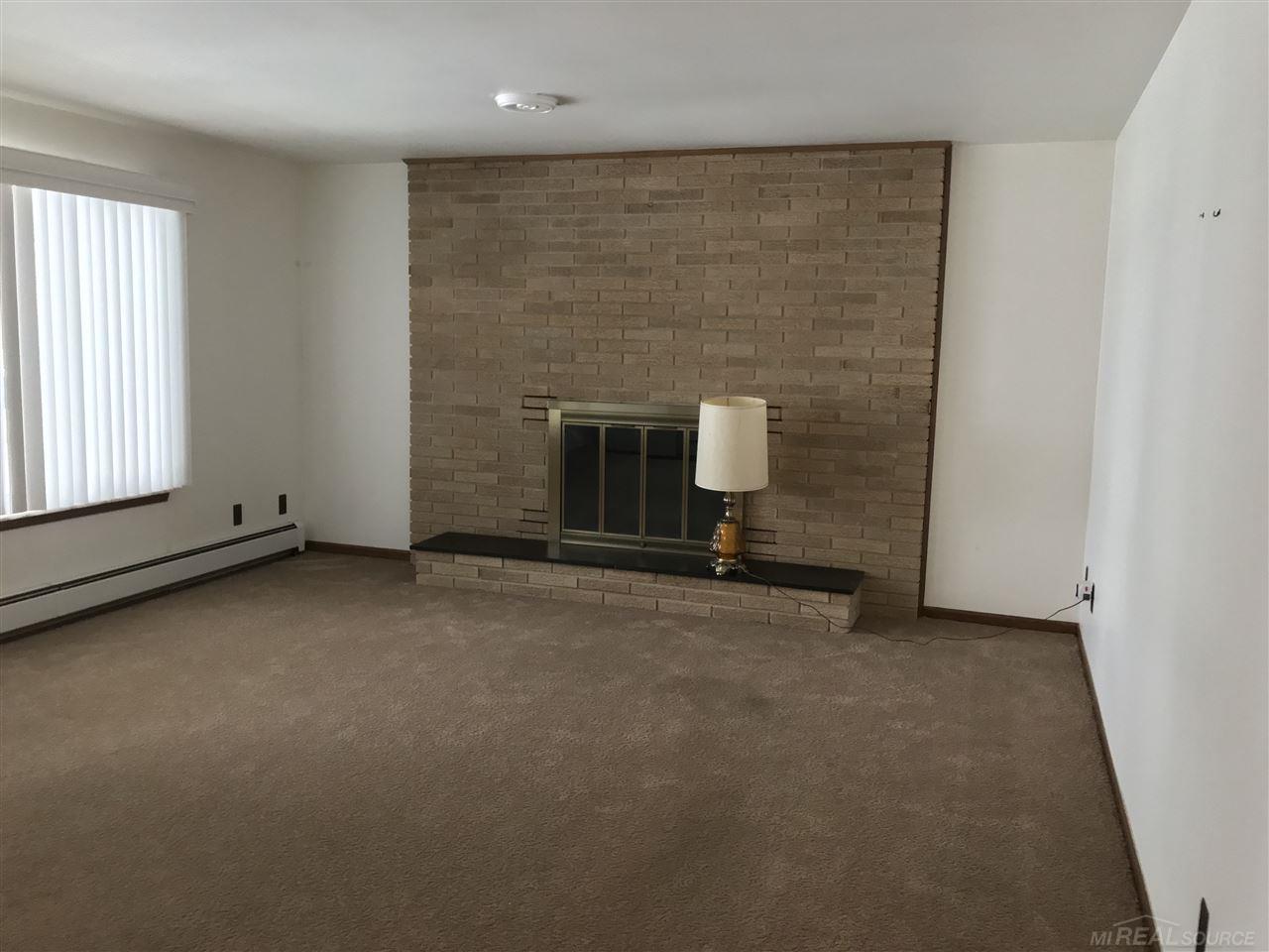 1617 Palms Road Columbus, MI 48063 - Photo 29 of 55 31370529-28.JPG