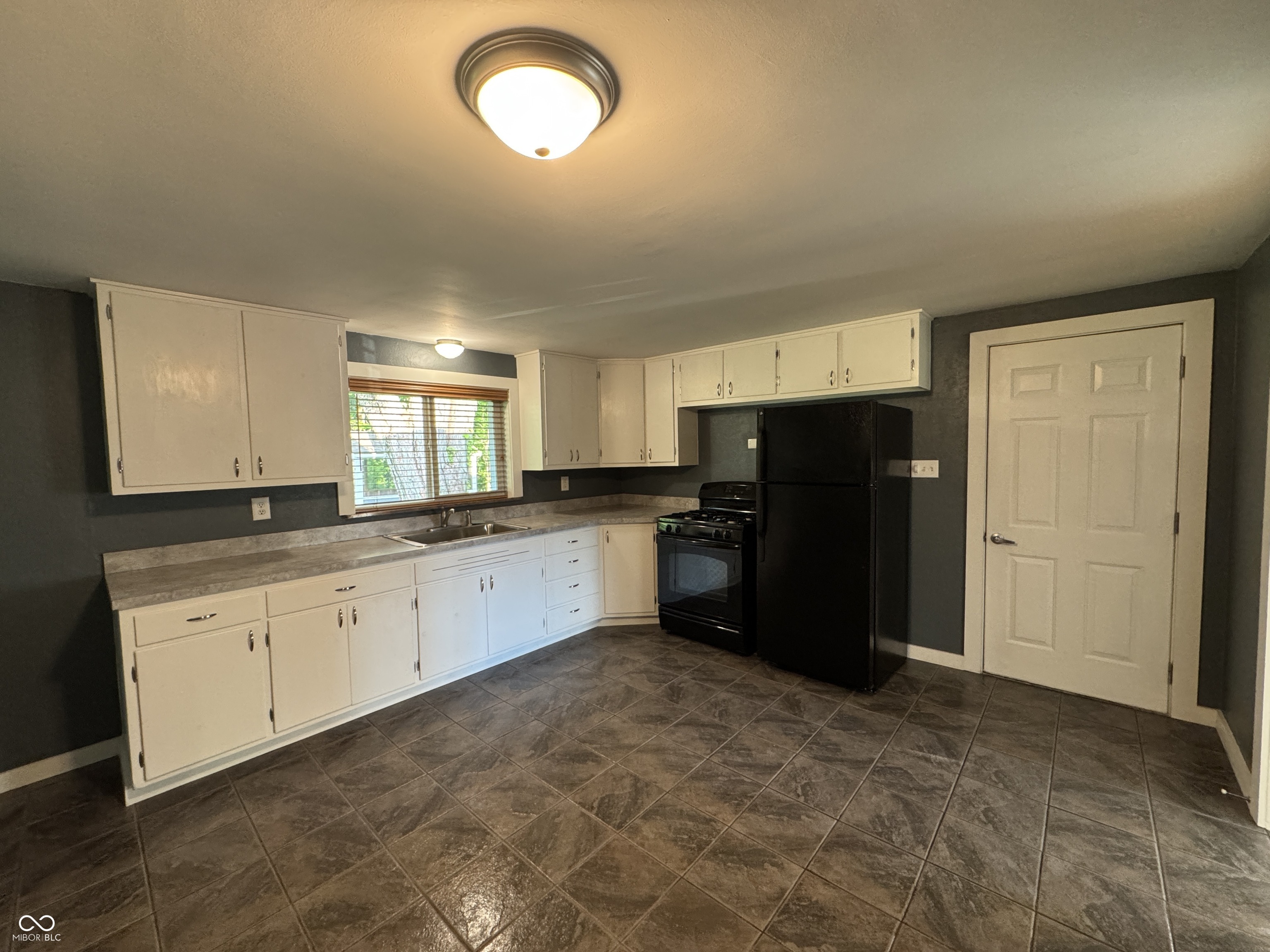 7897 Moore Road Indianapolis, IN 46278 - Photo 16 of 37 Gallery Image 16