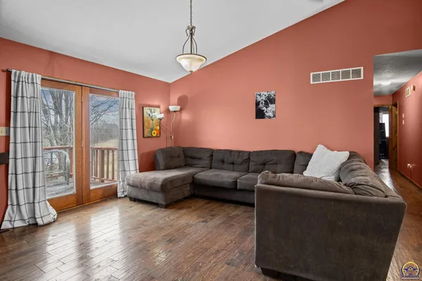 $510,000 | 10010 Hwy K-16 Holton Ks 66436, Holton, KS 66436