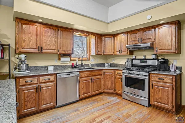 $510,000 | 10010 Hwy K-16 Holton Ks 66436, Holton, KS 66436