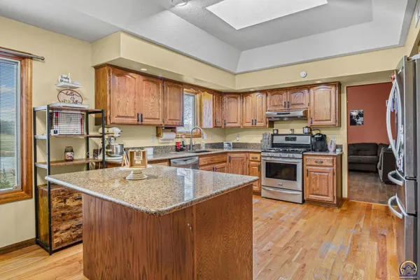 $510,000 | 10010 Hwy K-16 Holton Ks 66436, Holton, KS 66436