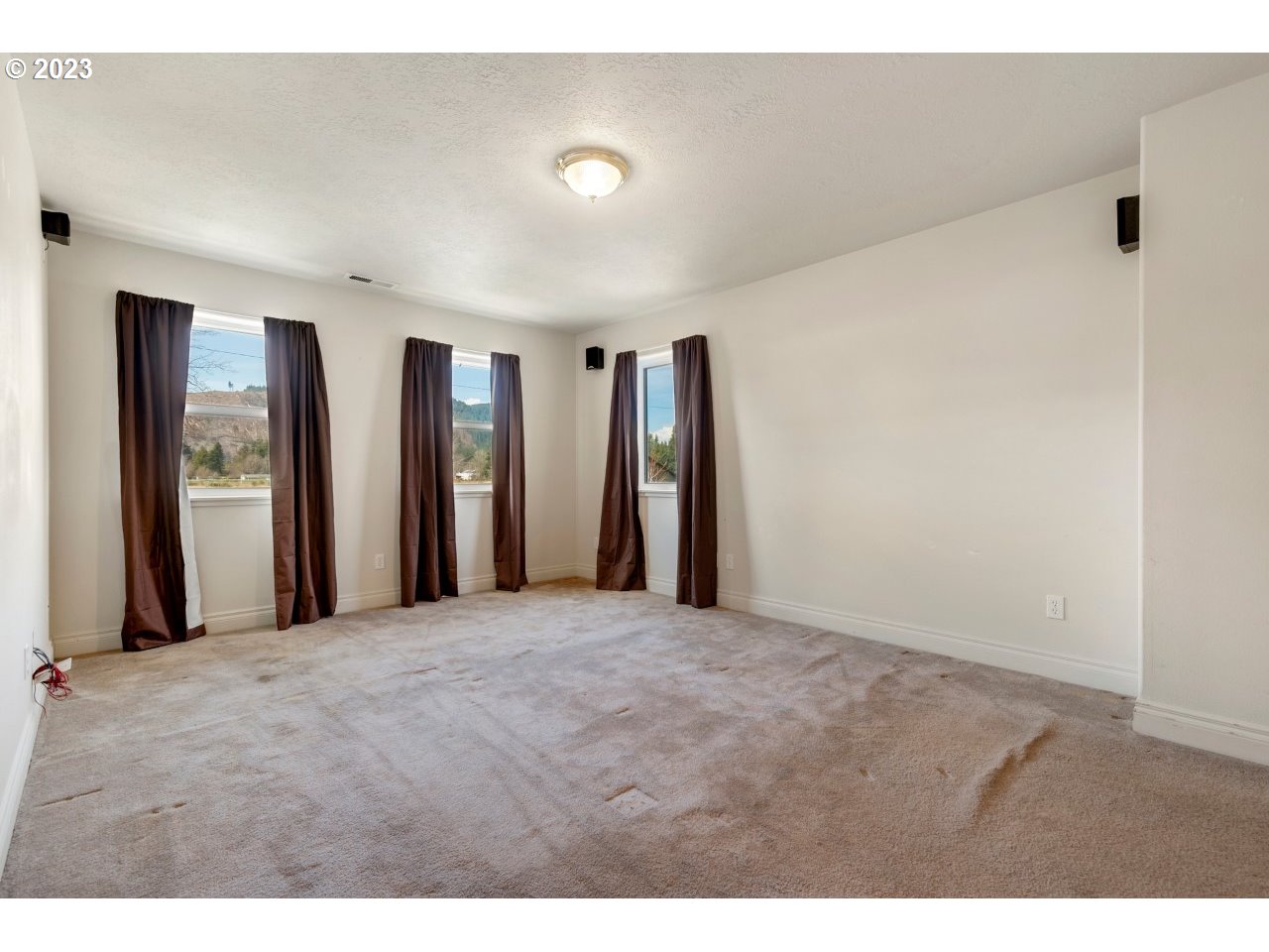 422 Smith Beckon Road Carson, WA 98610 - Photo 16 of 27 Bedroom, Owner's Suite