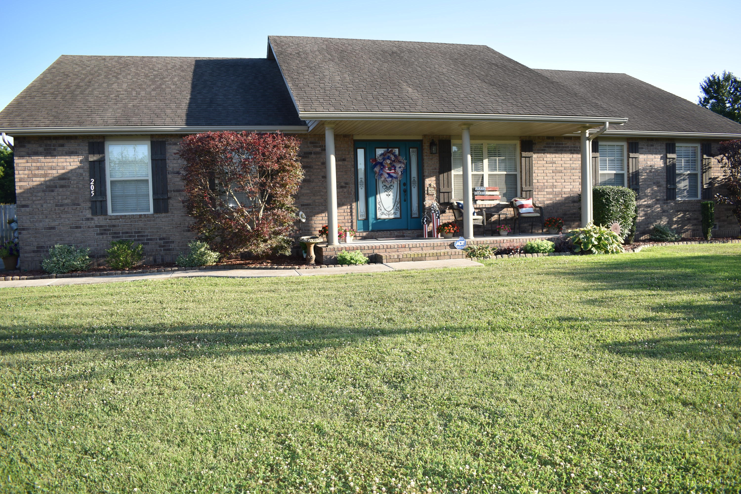205 Travis Street Monett, MO 65708 - Photo 1 of 1 DSC_0367