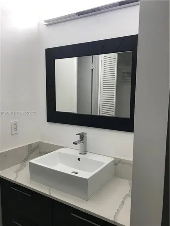 $2,000 | 8211 Northwest 191st Street, Unit 3E, Hialeah, FL 33015