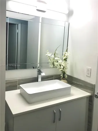 $2,000 | 8211 Northwest 191st Street, Unit 3E, Hialeah, FL 33015