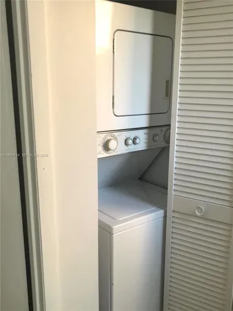 $2,000 | 8211 Northwest 191st Street, Unit 3E, Hialeah, FL 33015