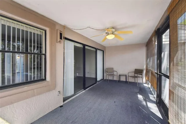 a view of livingroom with furniture