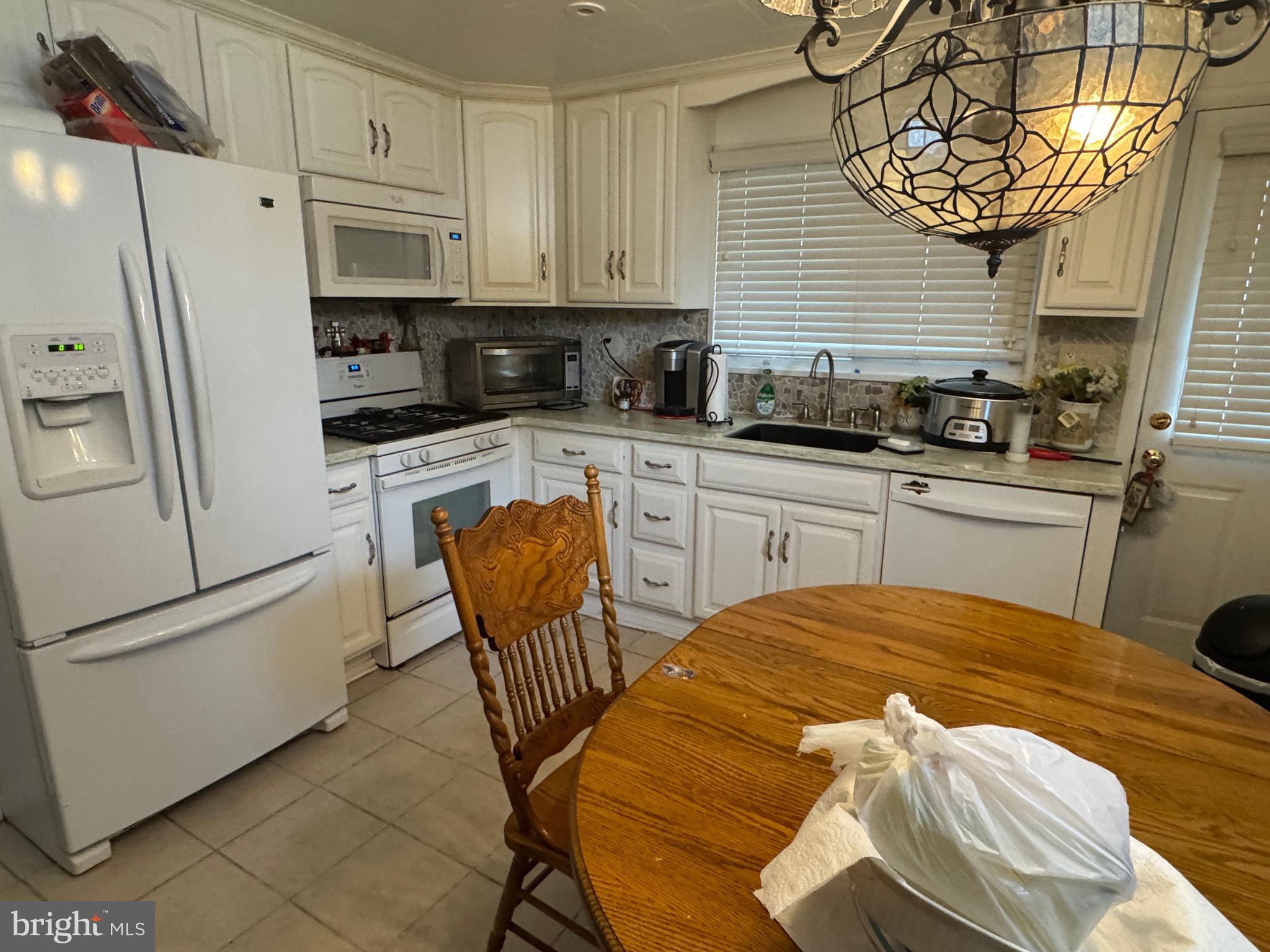 743 Hickory Road Secane, PA 19018 - Photo 10 of 20 Kitchen